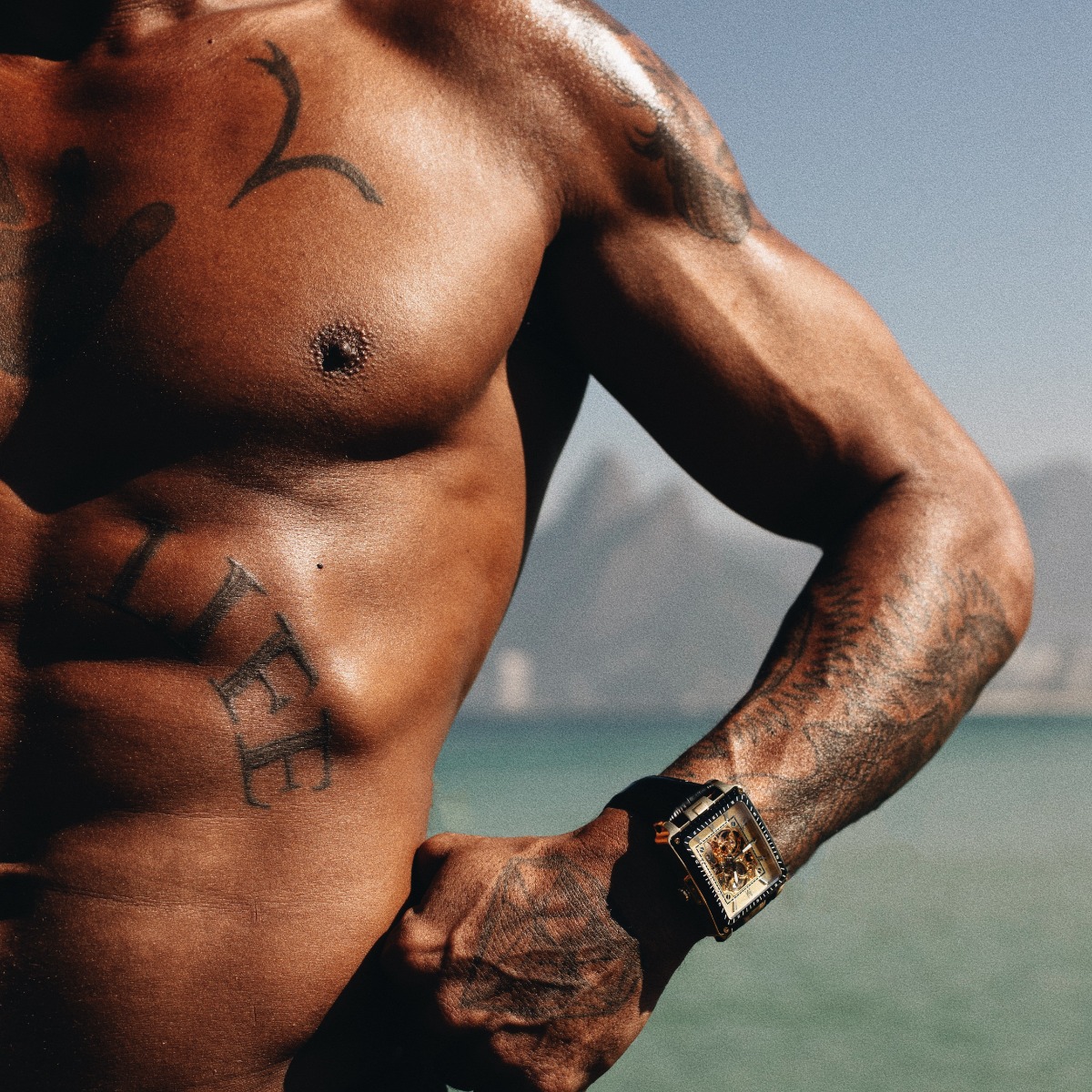 BOLD SHAPE. CONTEMPORARY REFINEMENT.